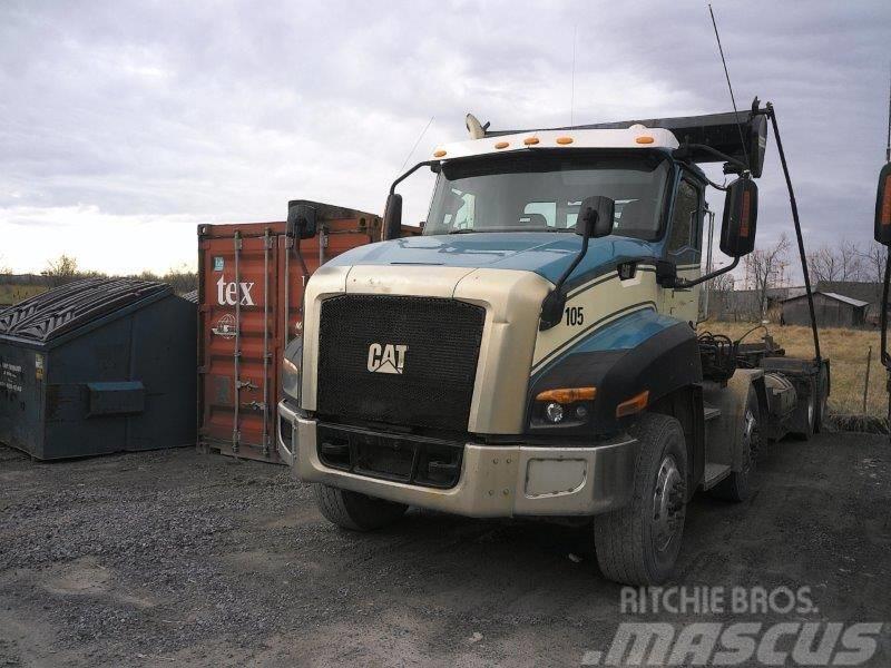 CAT CT 660 Cable lift demountable trucks