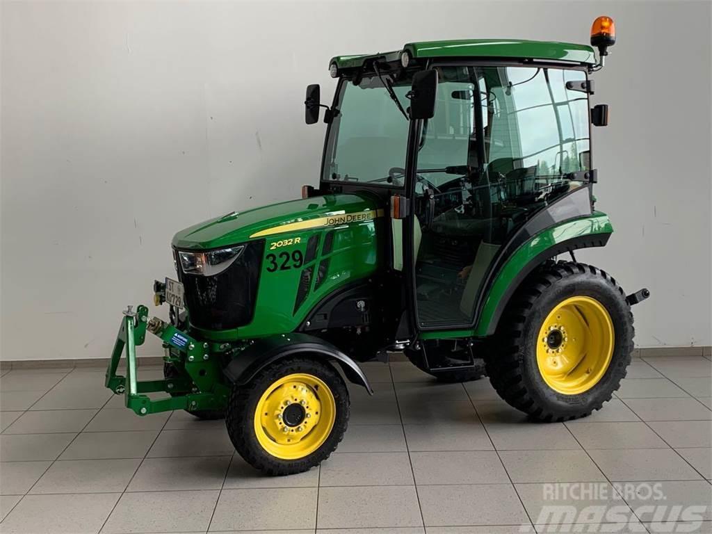 John Deere 2032R Compact tractors