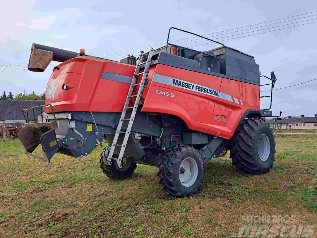 Massey Ferguson MF7345 Combine harvesters
