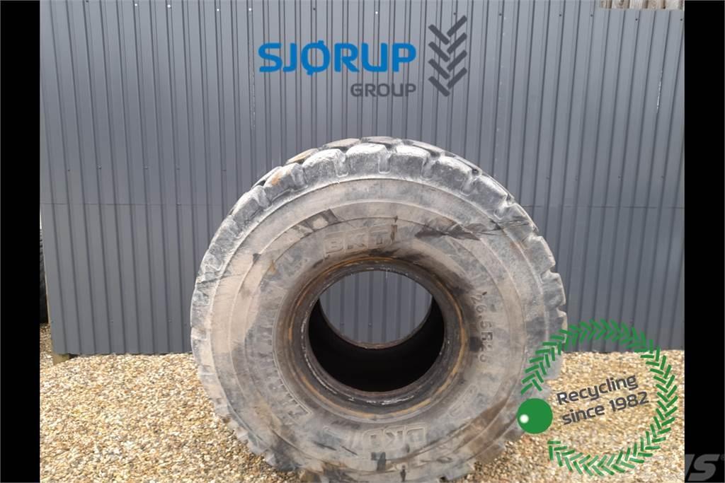Fiat-Kobelco W270 Tire Tyres, wheels and rims