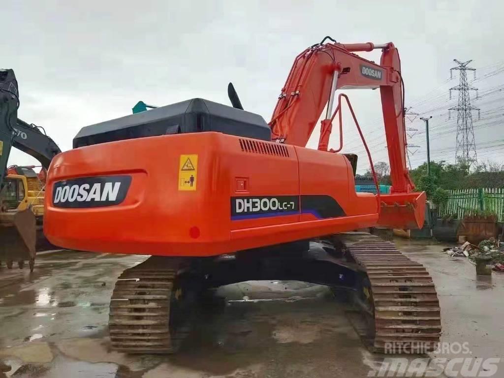 Doosan 300 Crawler excavators