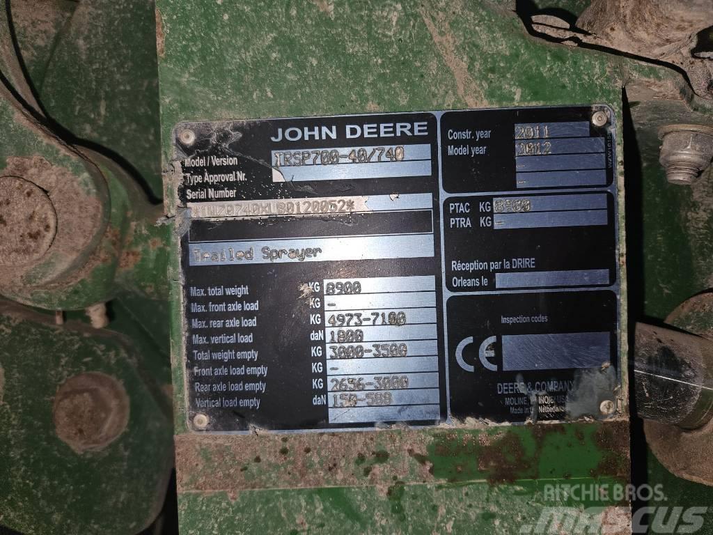 John Deere 740 Trailed sprayers