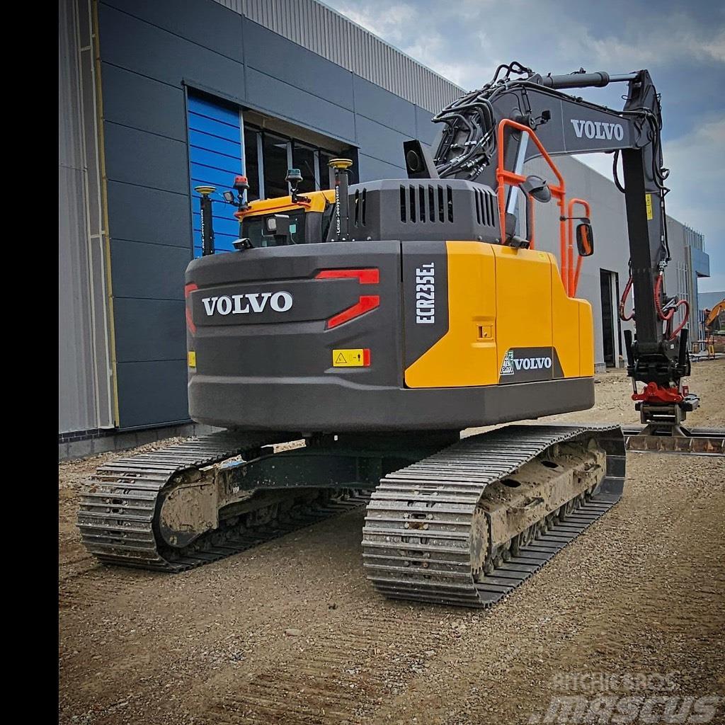 Volvo 2xVOLVO ECR235EL Crawler excavators