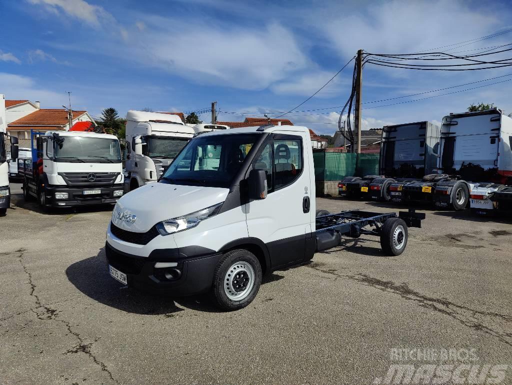 Iveco Daily 35 S 13V Chassis Cab trucks