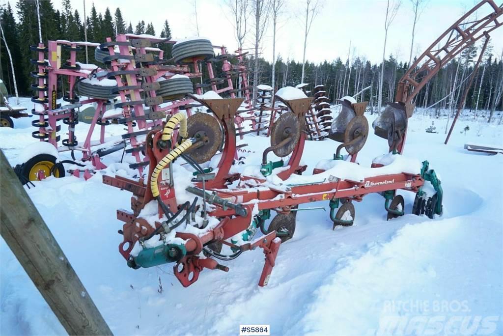 Kverneland Taarup 4032C PLOW WITH CUTTERS Other