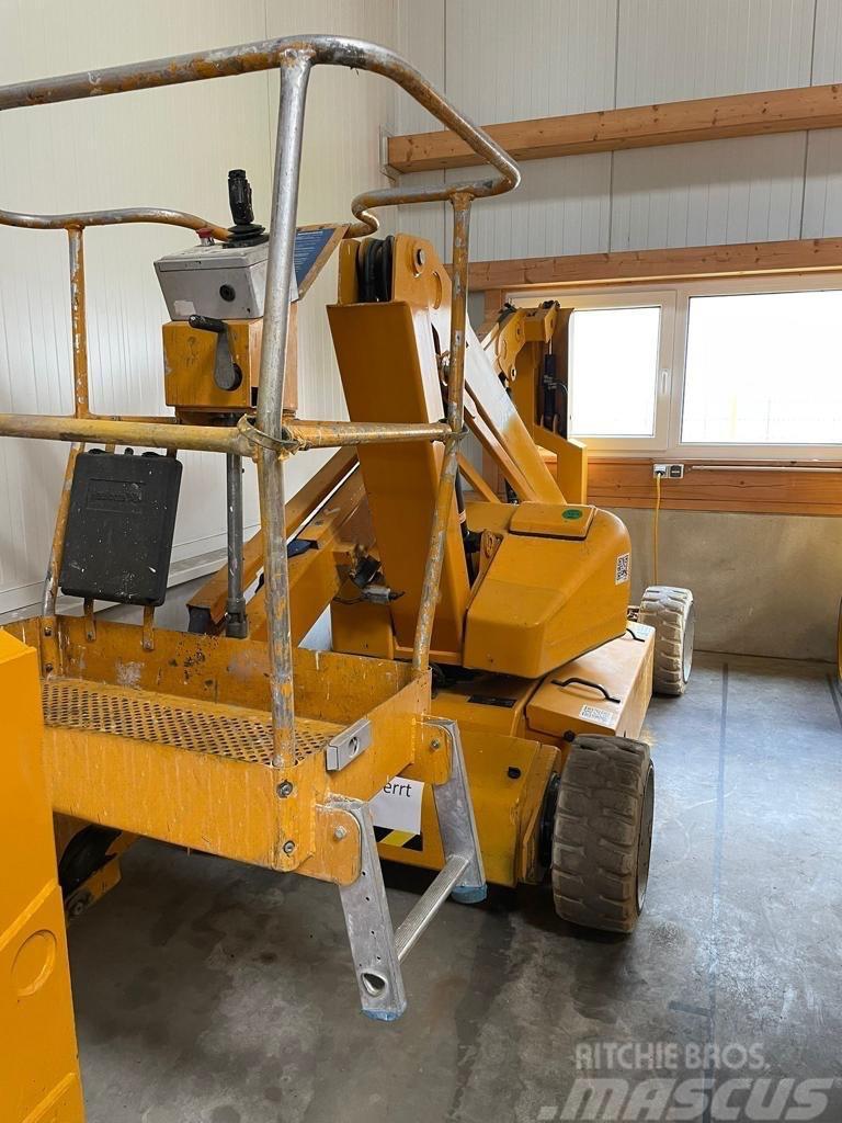 UpRight AB38N Articulated boom lifts