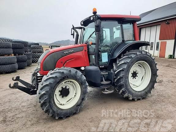 Valtra N121A Front hyd Front pto Tractors