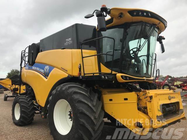 New Holland CR 8.90 SLH 4WD Combine harvesters