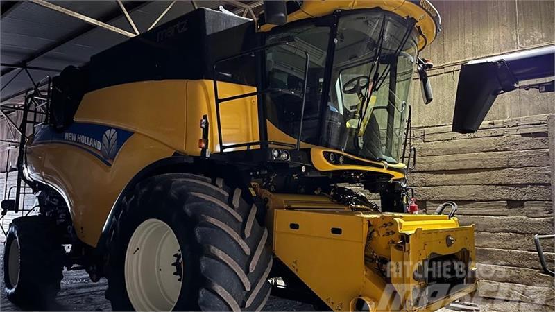 New Holland CR9.90 Combine harvesters