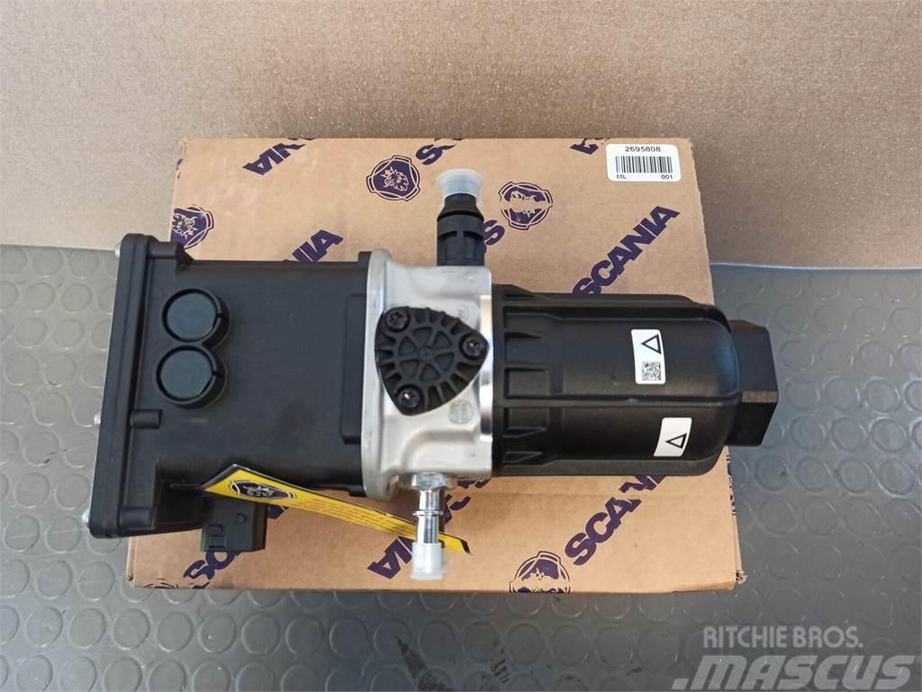 Scania REDUCTANT PUMP 2695808 Other components