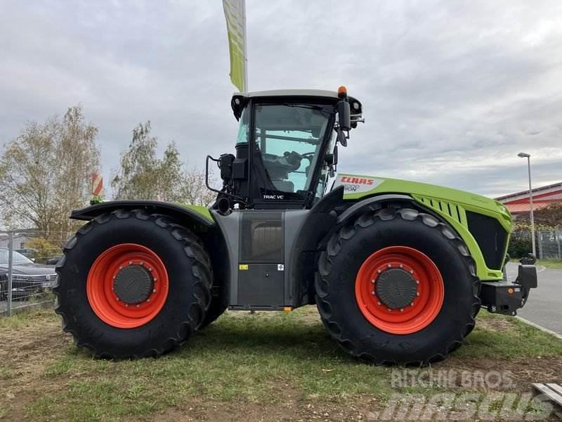 CLAAS XERION 4000 VC Tractors