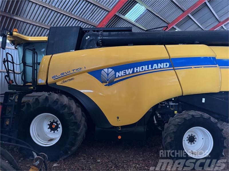 New Holland CX8080 4WD Combine harvesters