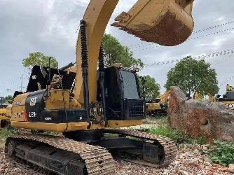 CAT 323D