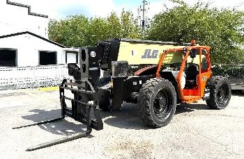 JLG 1055