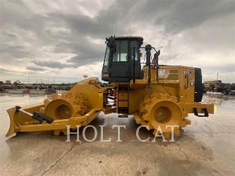 CAT 815