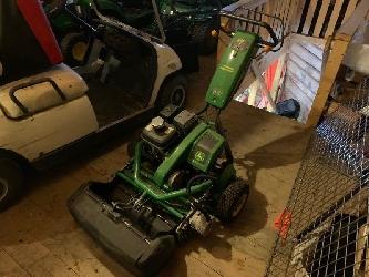 John Deere 220