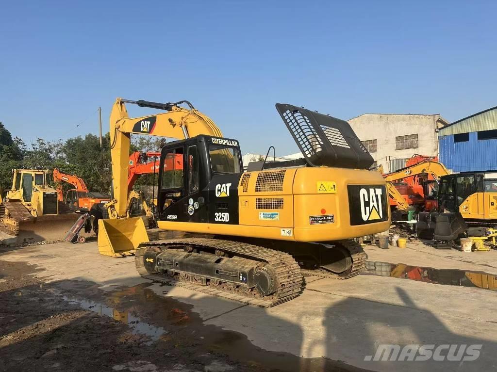 CAT 325 D Bandgrävare