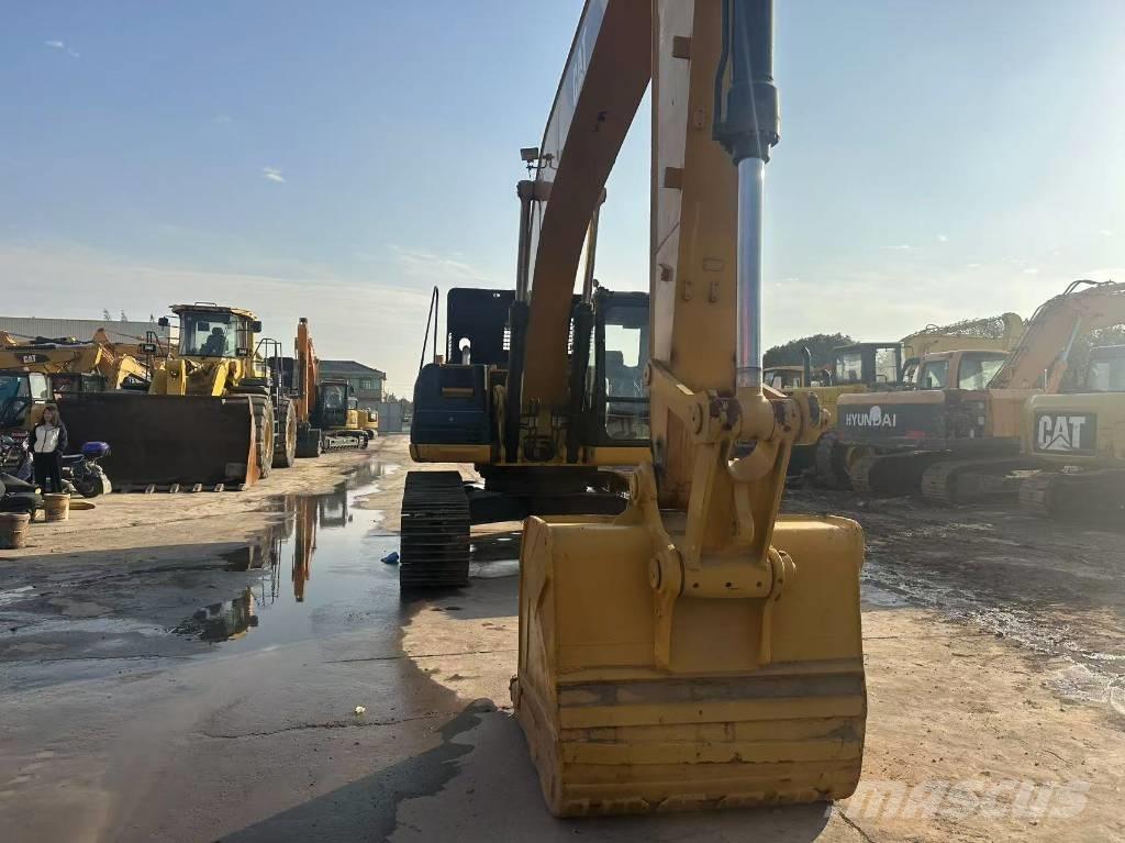 CAT 325 D Bandgrävare