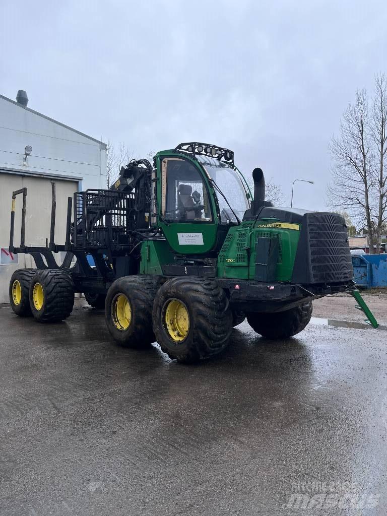 John Deere 1210 E Skotare