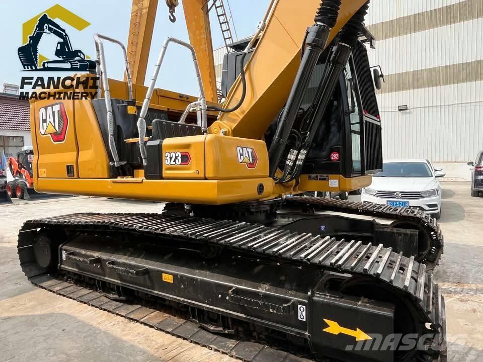 CAT 323 Bandgrävare