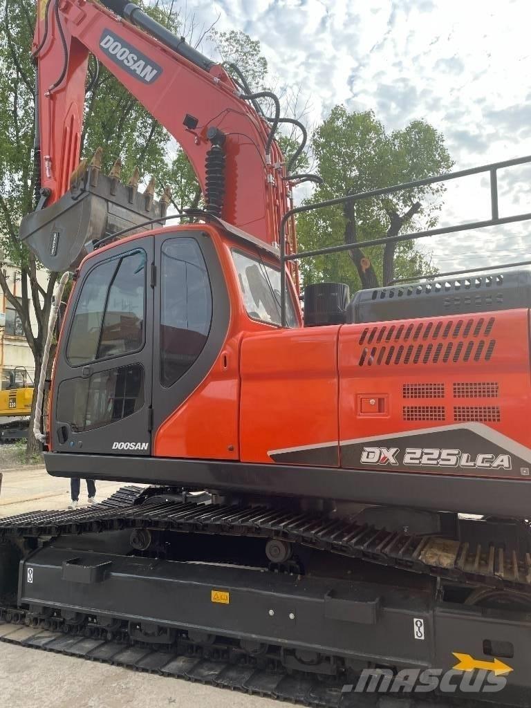 Doosan DX 225 Midigrävmaskiner 7t - 12t