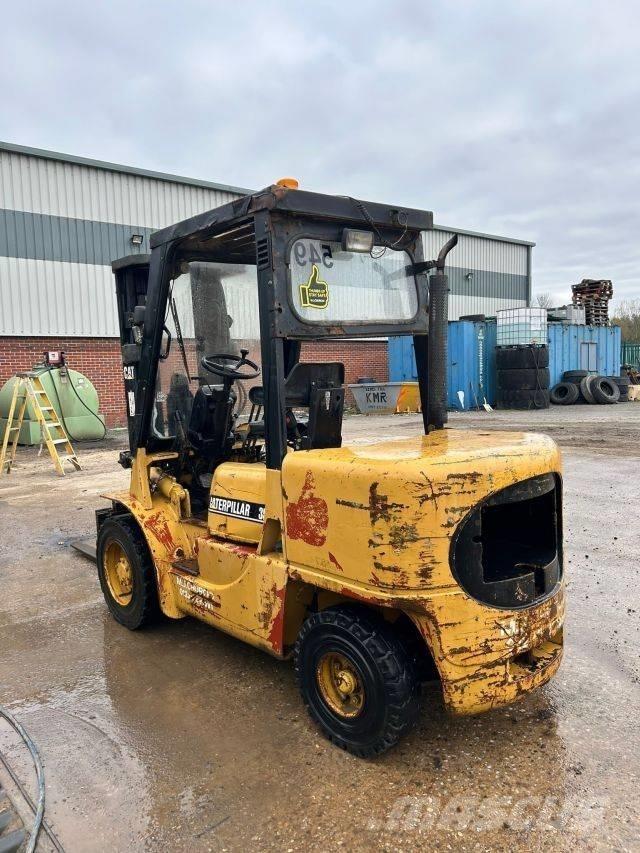 CAT DP 35 K Dieselmotviktstruckar