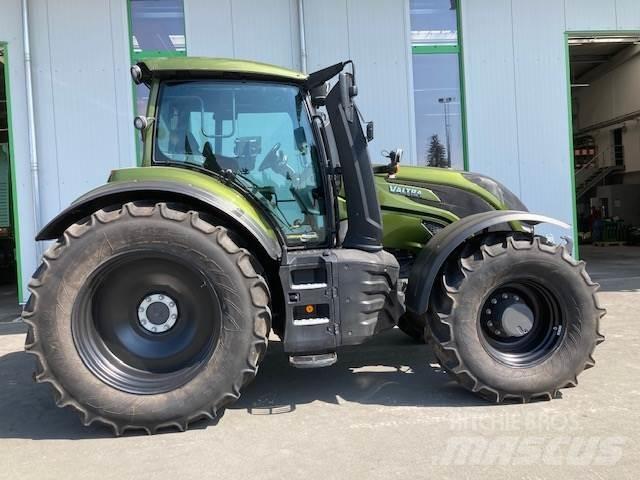 Valtra T 235 Versu Traktorer