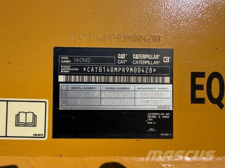 CAT 140 M 2 Väghyvlar