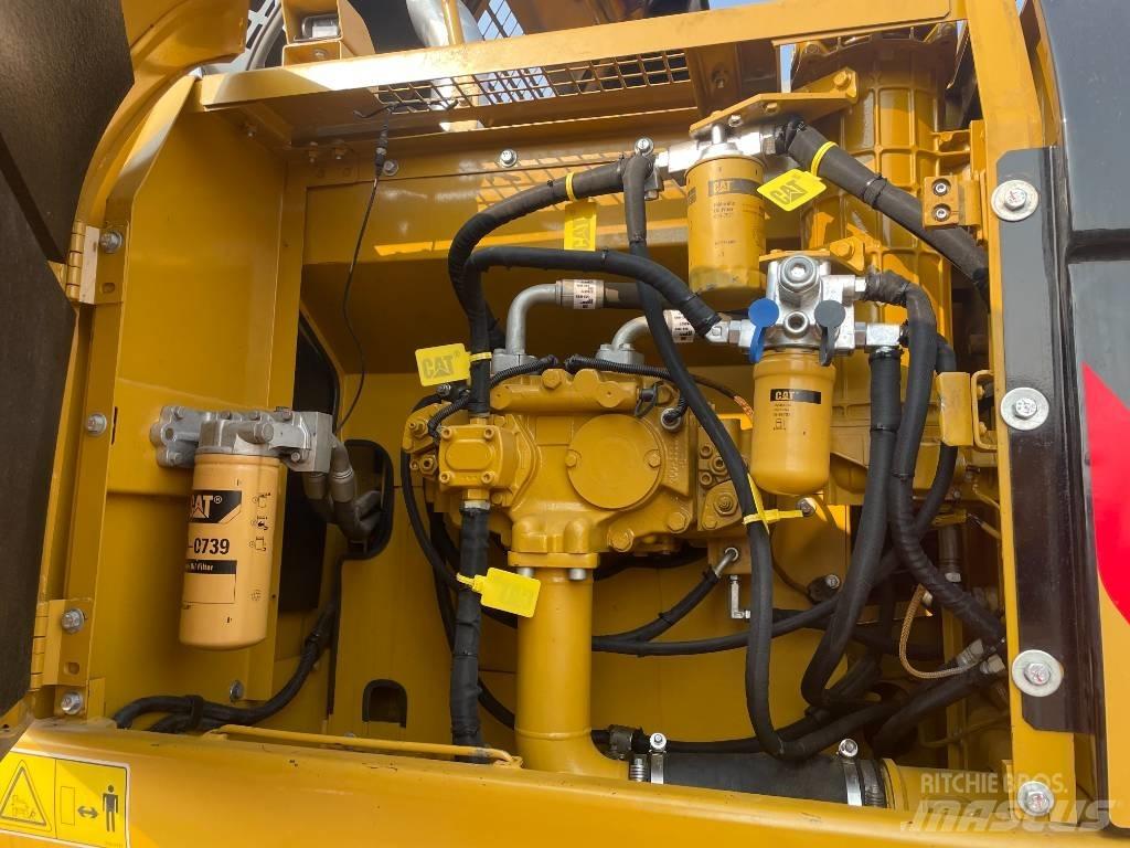 CAT 329 D Bandgrävare