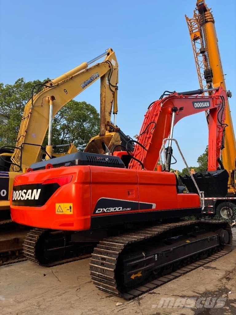 Doosan DX300LC-9C Bandgrävare