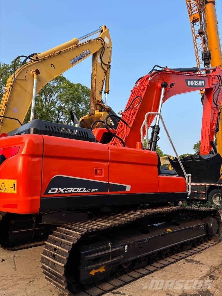 Doosan DX300LC-9C Bandgrävare
