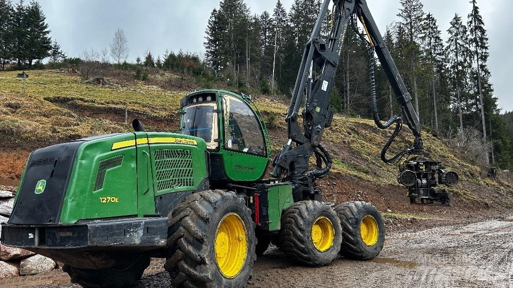 John Deere 1270 E Skördare