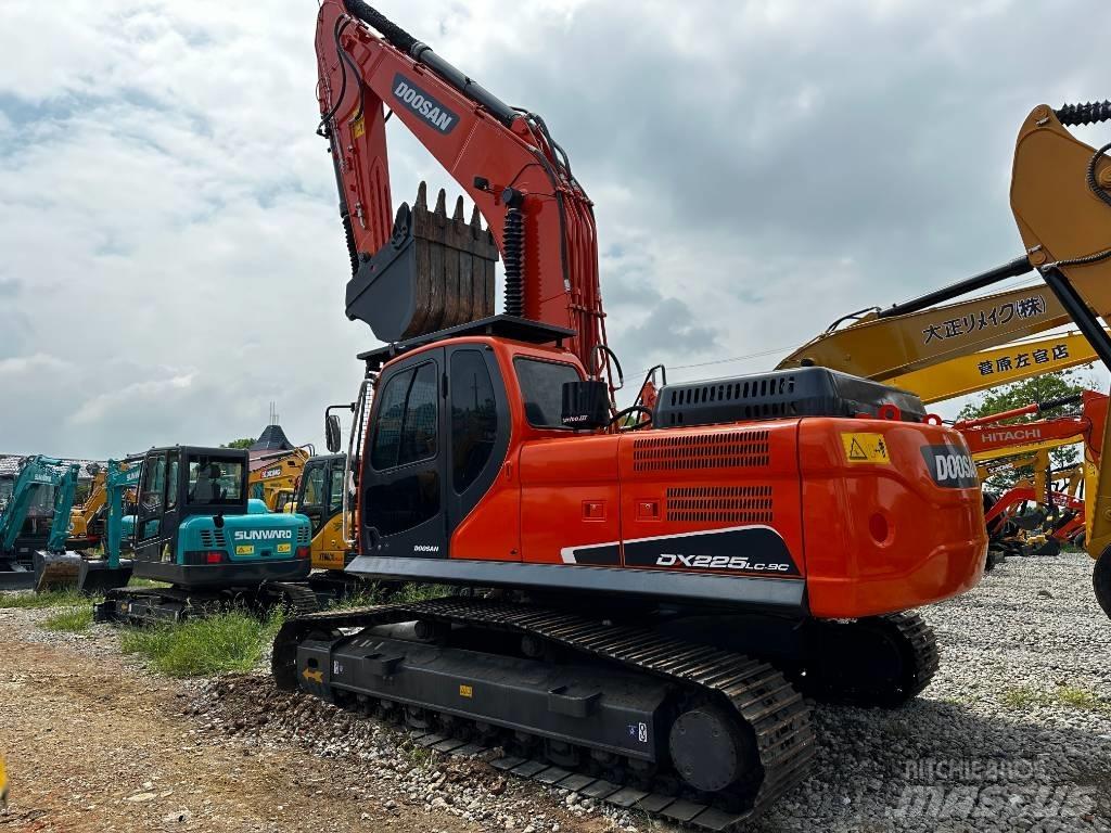Doosan DX 225 LC-9C Bandgrävare