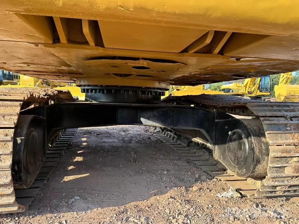 CAT 320 B L Bandgrävare