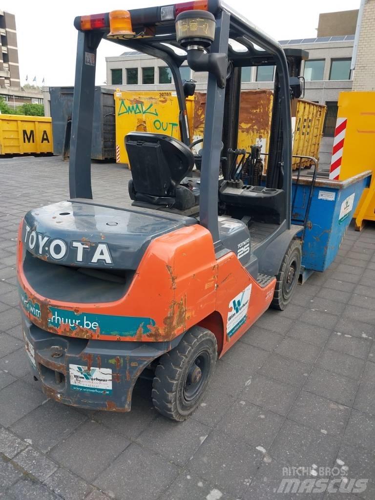 Toyota 8 FDF 25 Dieselmotviktstruckar