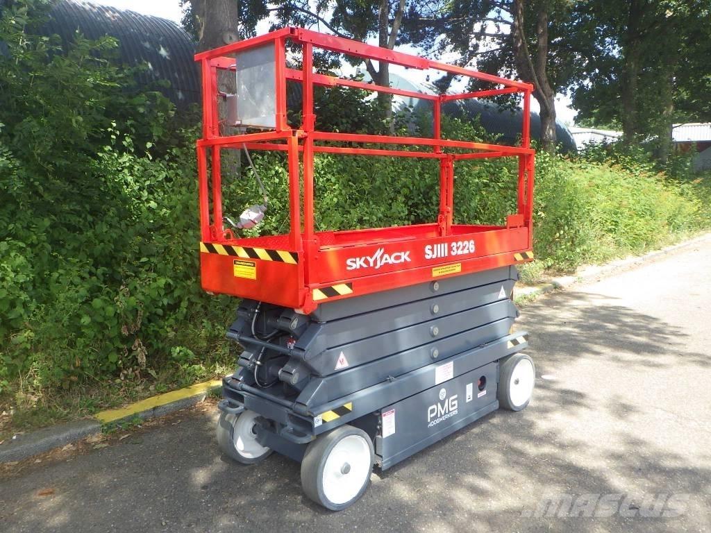 SkyJack SJ3226 Saxliftar
