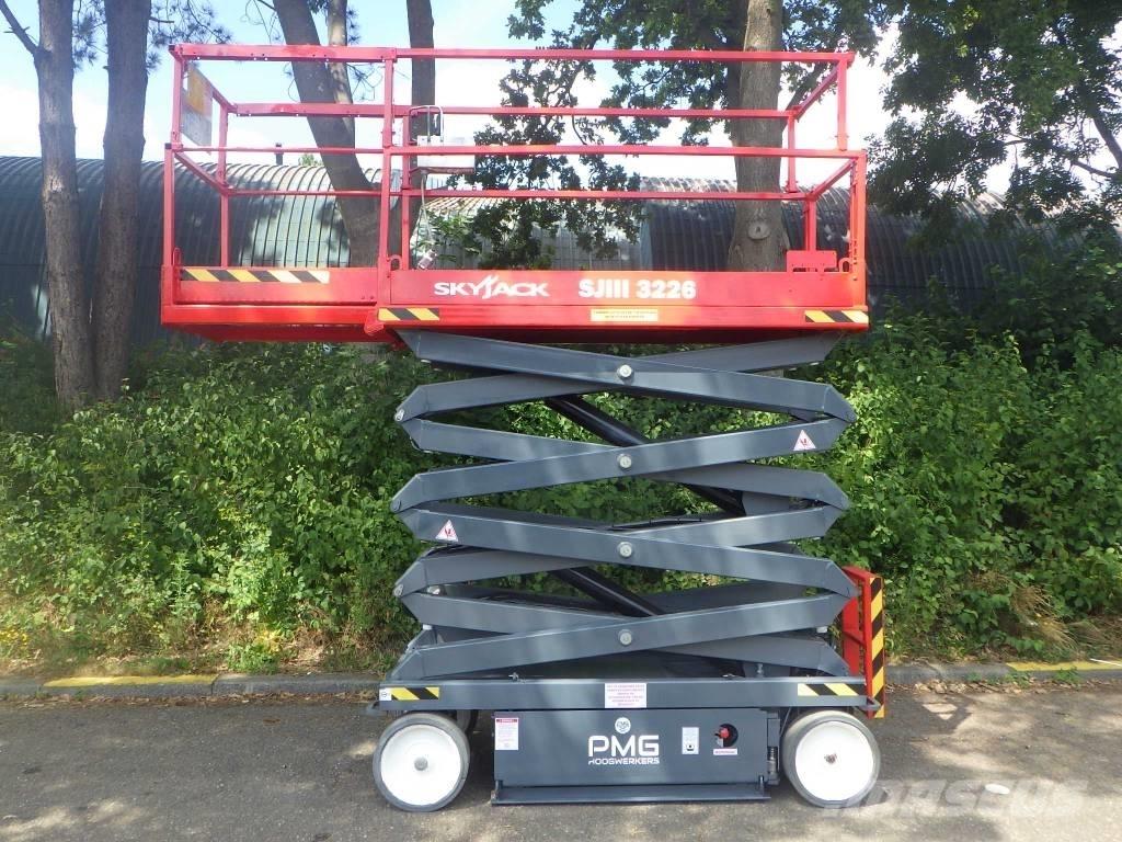 SkyJack SJ3226 Saxliftar