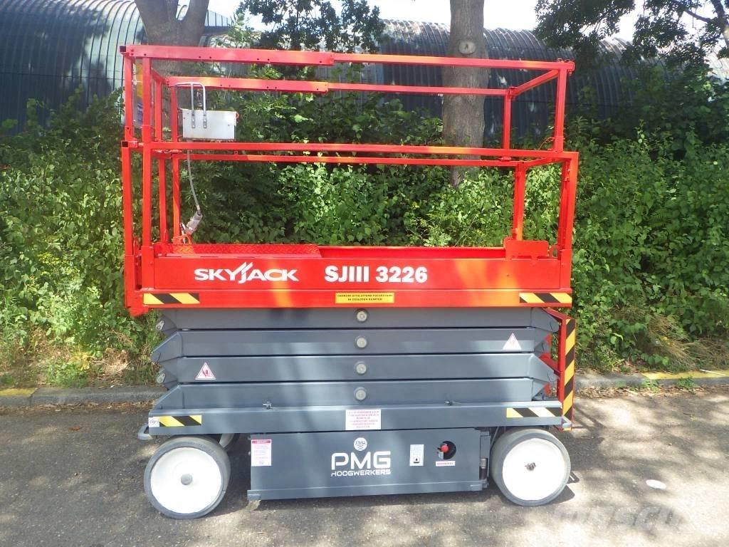 SkyJack SJ3226 Saxliftar