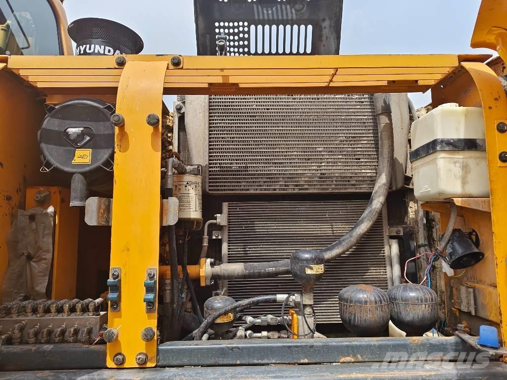 Hyundai R210W-9 Hjulgrävare