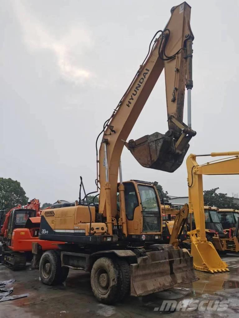 Hyundai R210W-9 Hjulgrävare