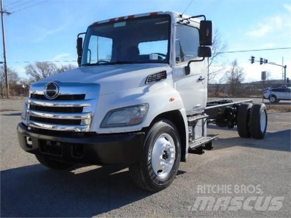 Hino 338 Chassier