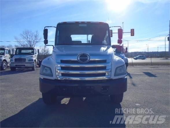 Hino 338 Chassier