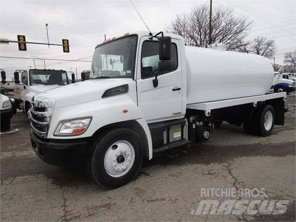 Hino 338 Slamsugningsbil