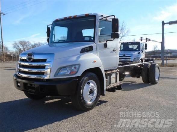 Hino 338 Chassier