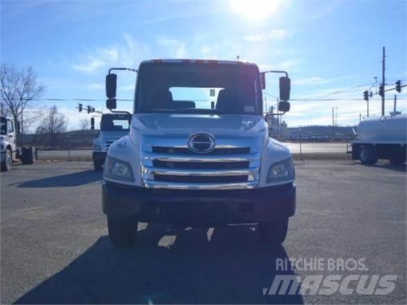 Hino 338 Chassier