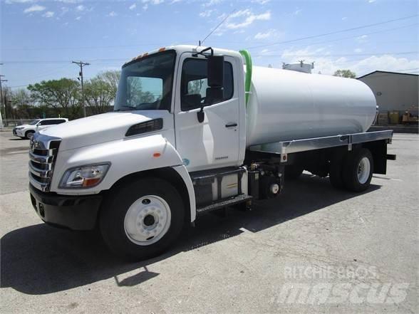 Hino 338 Slamsugningsbil