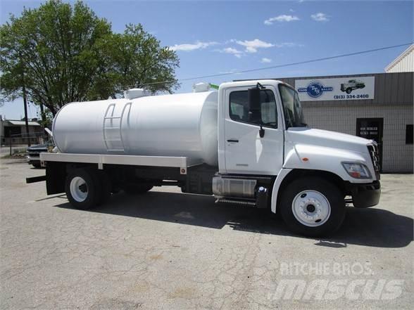 Hino 338 Slamsugningsbil