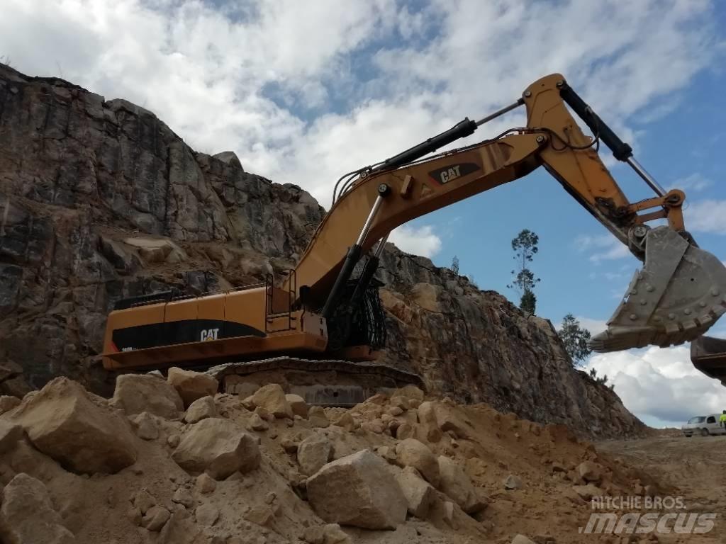 CAT 390 D L ME Bandgrävare