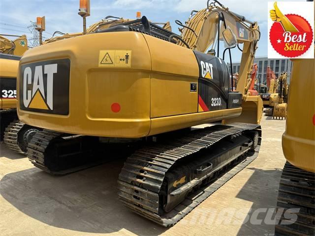 CAT 323 D L Bandgrävare