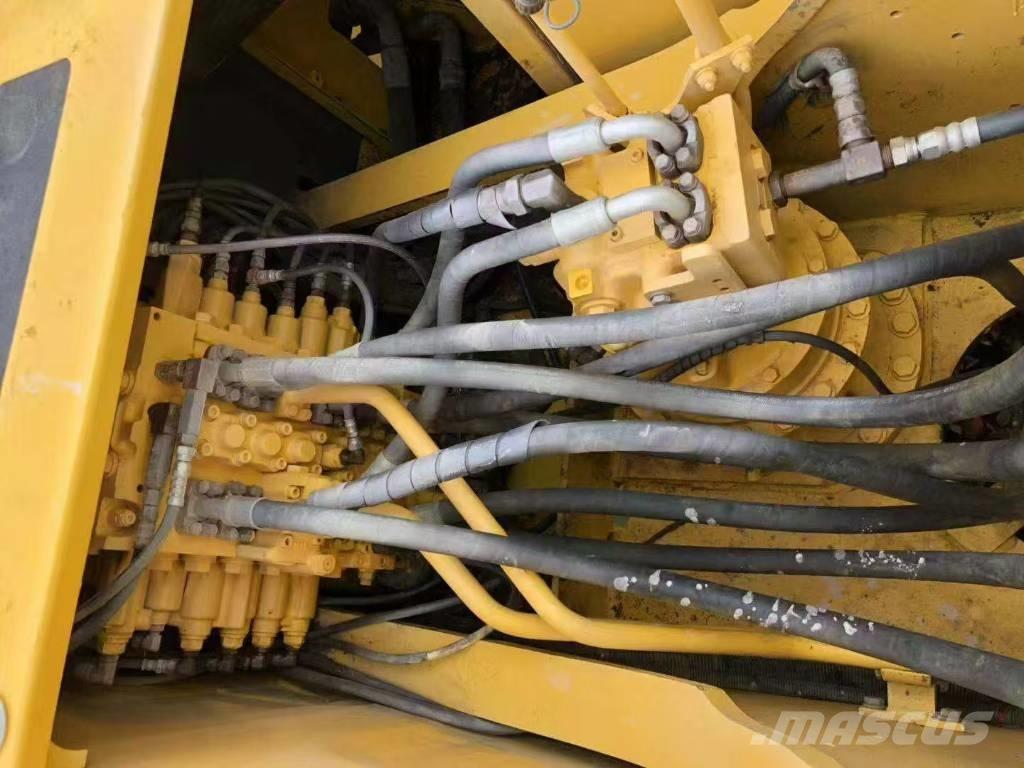 Komatsu 200-7 Bandgrävare